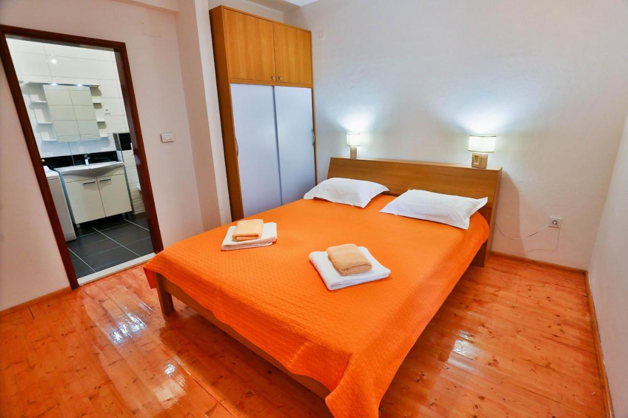 Apartments Lenka Sutivan Bagian luar foto