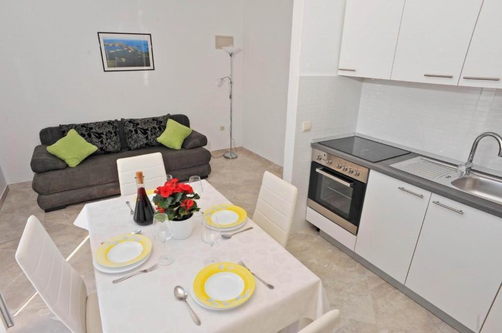 Apartments Lenka Sutivan Bagian luar foto